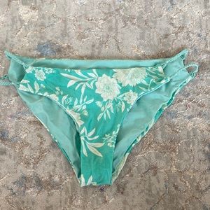 L Space reversible bottoms